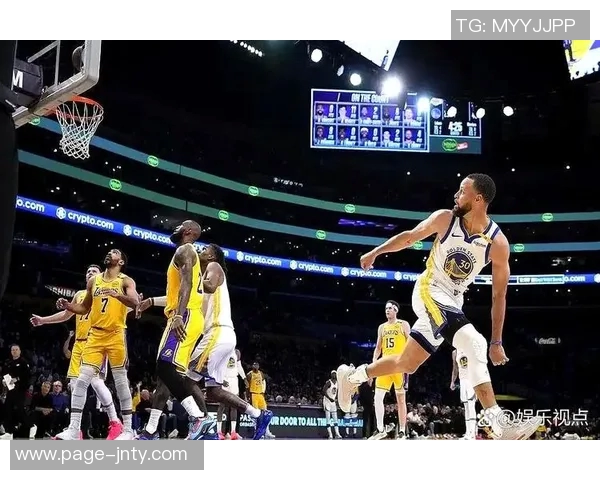 波杰谈与库里搭档的思考过程强硬防守下的默契配合之道